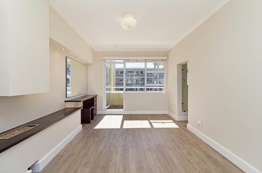 3 Bedroom Property for Sale in Sea Point Western Cape